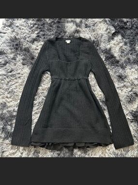 Black Ribbed Knit Long-Sleeve Dress with Ruffle Hem. Fits M-L